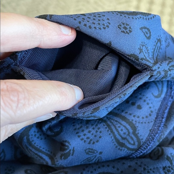 Athleta Like New Elation Textured 7/8 Tight Leggings Navy Floral Boho Size Small - Picture 9 of 11